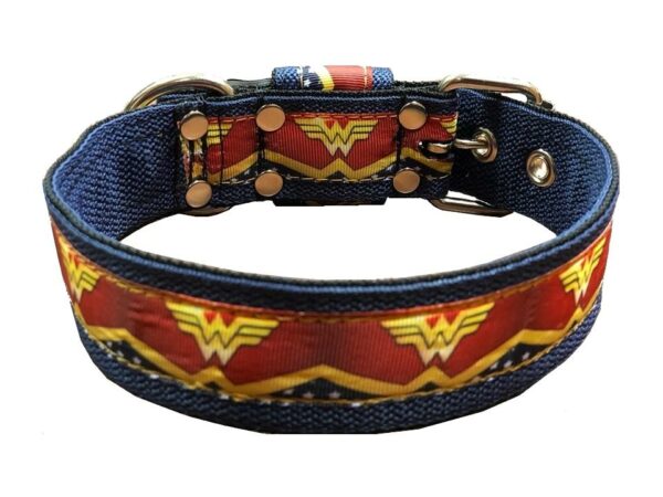 Collier "WonderWoman" bleu et rouge